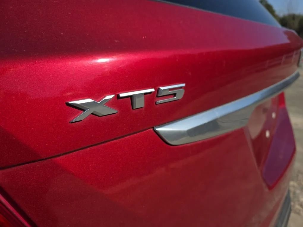 Used 2019 Cadillac XT5 AWD image 11