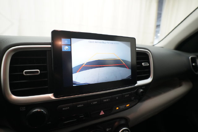 Used 2025 Hyundai Venue SEL FWD image 19