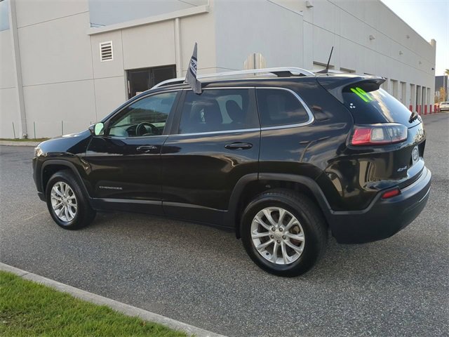 Used 2019 Jeep Cherokee Latitude w/ Cold Weather Group image 6