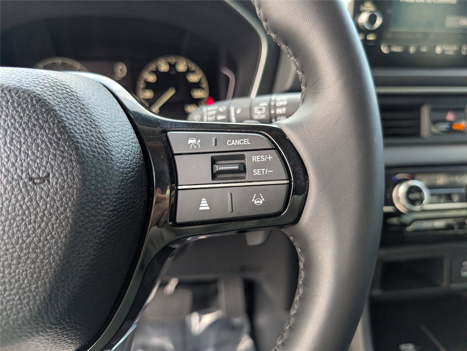 Used 2025 Honda Pilot EX-L image 25