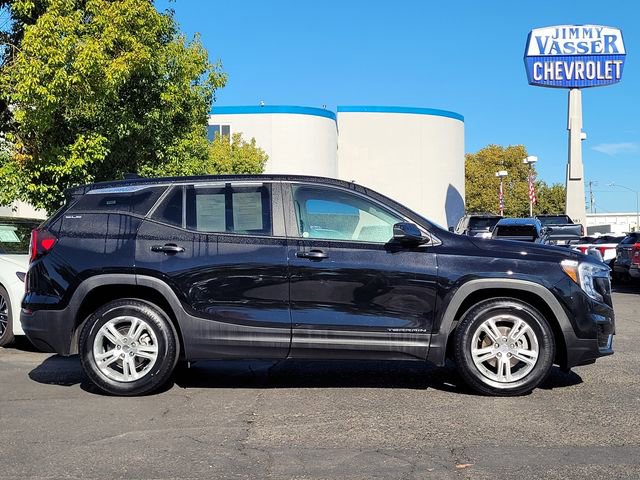 Used 2024 GMC Terrain SLE image 5