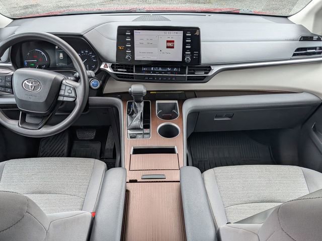 Used 2022 Toyota Sienna LE w/ LE Plus Package image 16