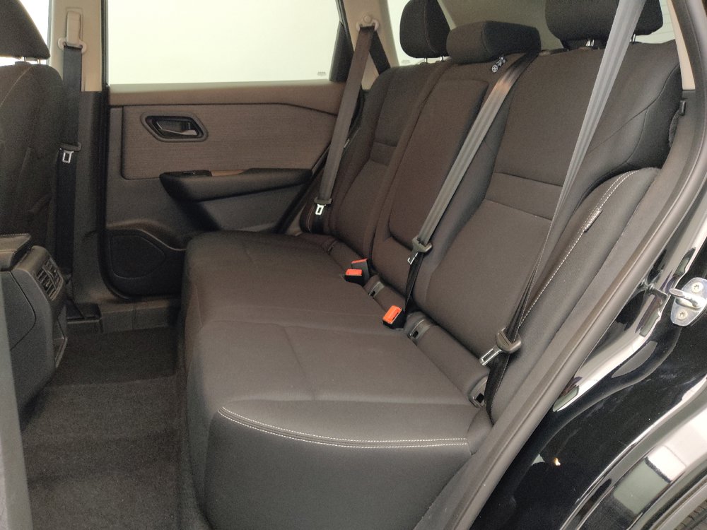 Used 2023 Nissan Rogue S FWD image 18