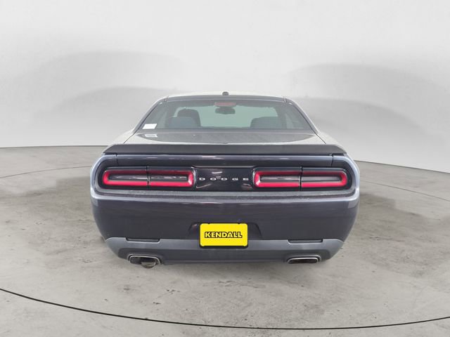 Used 2017 Dodge Challenger SXT image 4