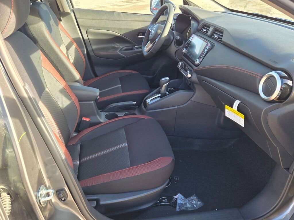 Used 2025 Nissan Versa SR w/ Trunk Package FWD image 4