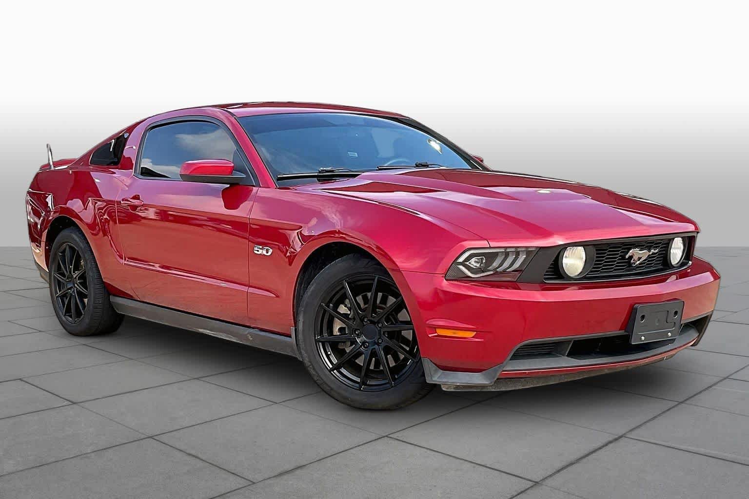 Used 2011 Ford Mustang GT Premium w/ Security Pkg RWD image 2