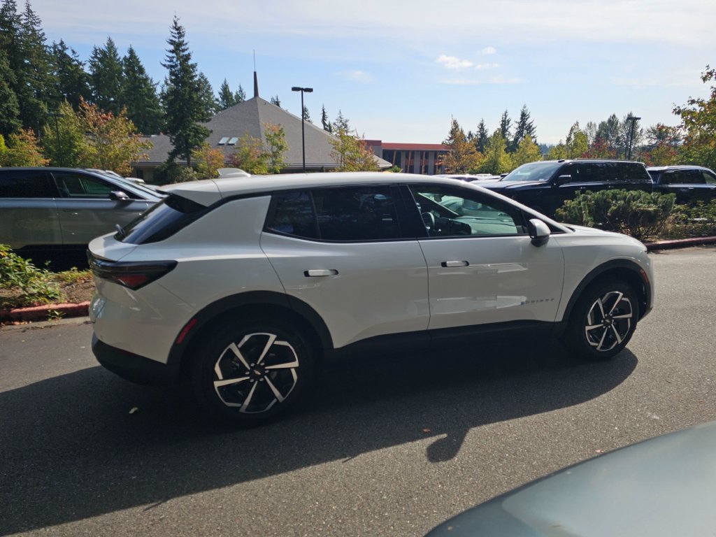 New 2026 Chevrolet Equinox EV LT FWD image 7