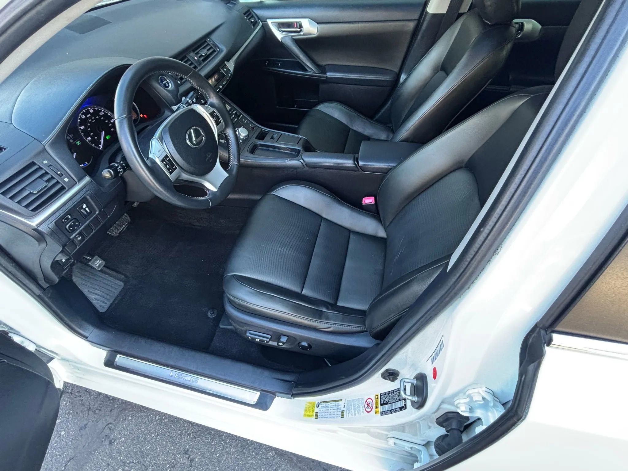 Used 2013 Lexus CT 200h image 17