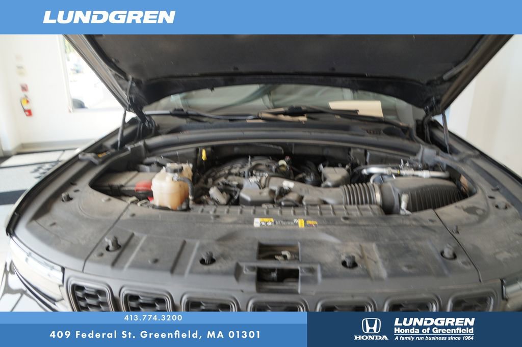 Used 2023 Jeep Grand Cherokee L Laredo image 26