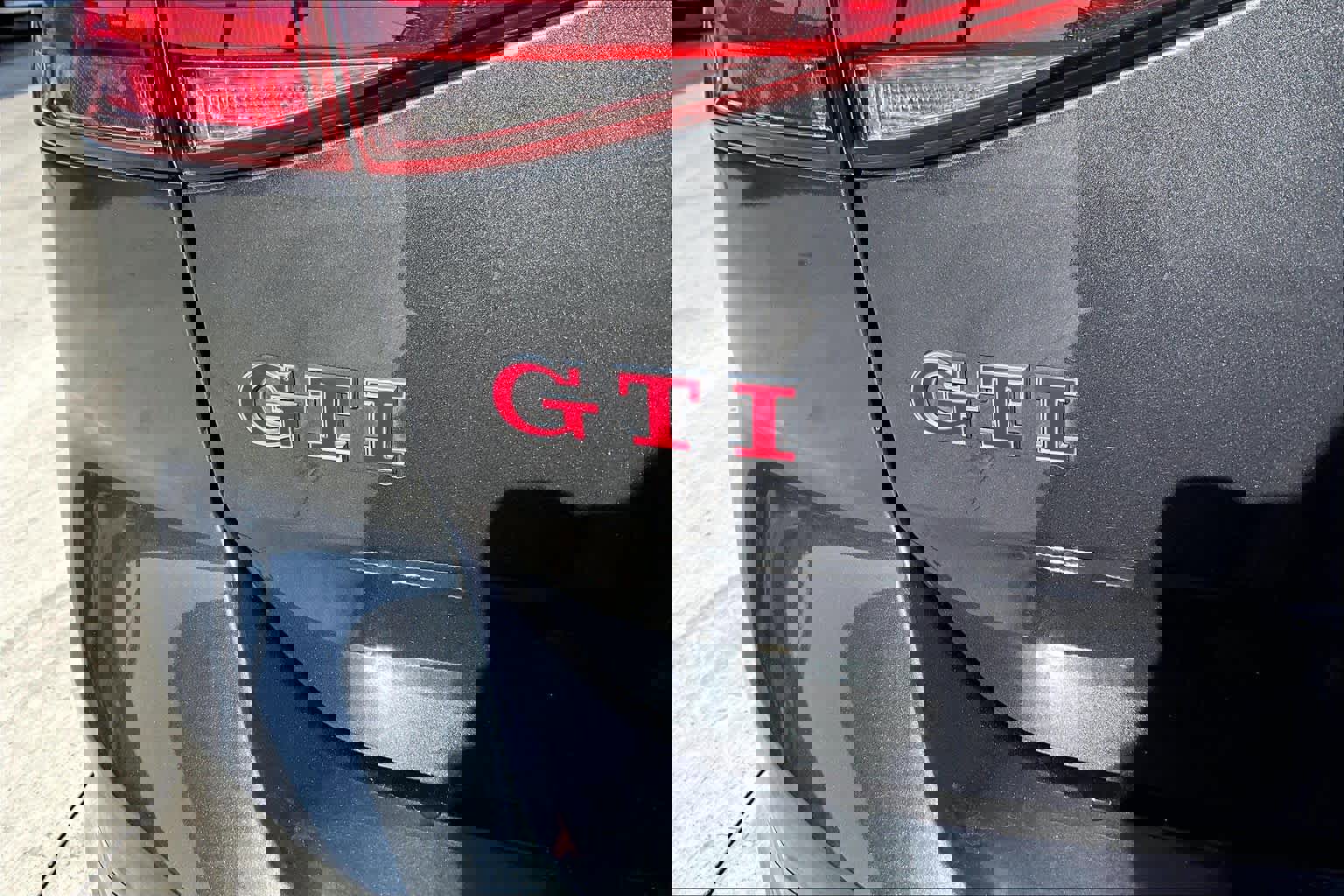 Used 2017 Volkswagen GTI Sport image 9