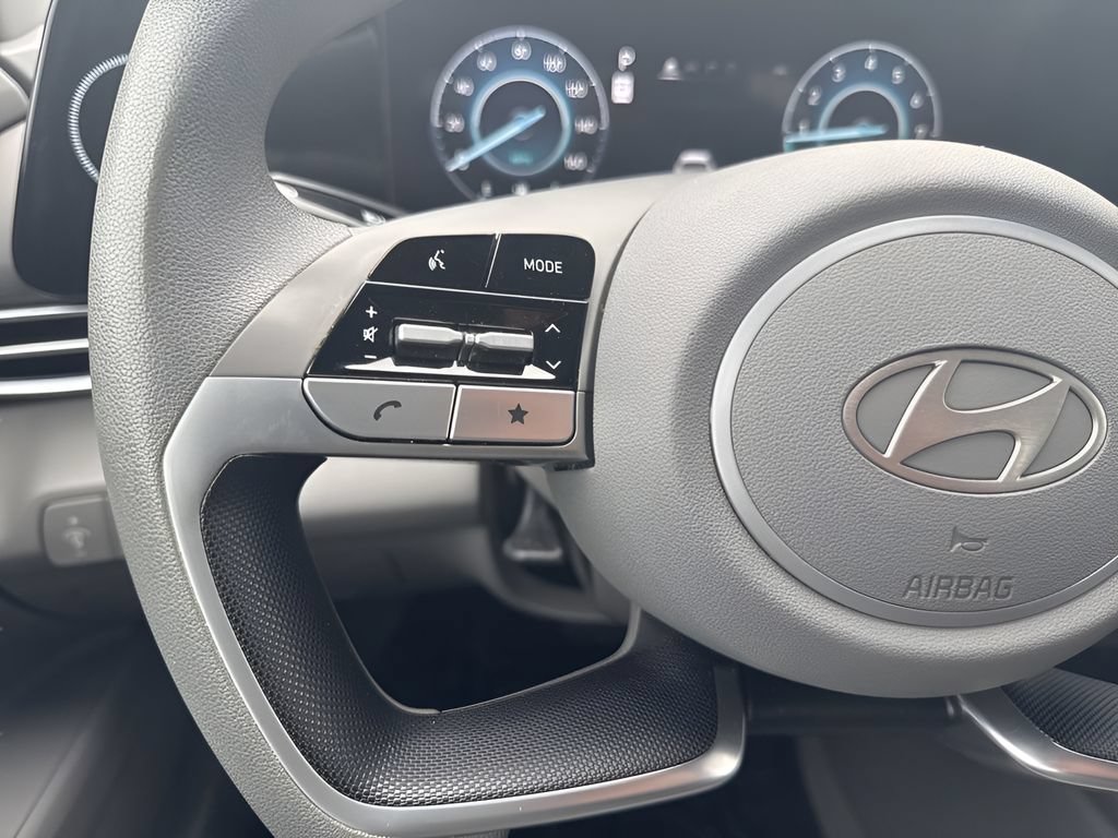 Used 2024 Hyundai Elantra SEL FWD image 13