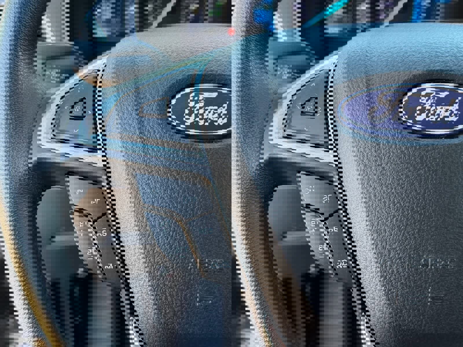 Used 2022 Ford Edge Titanium image 28