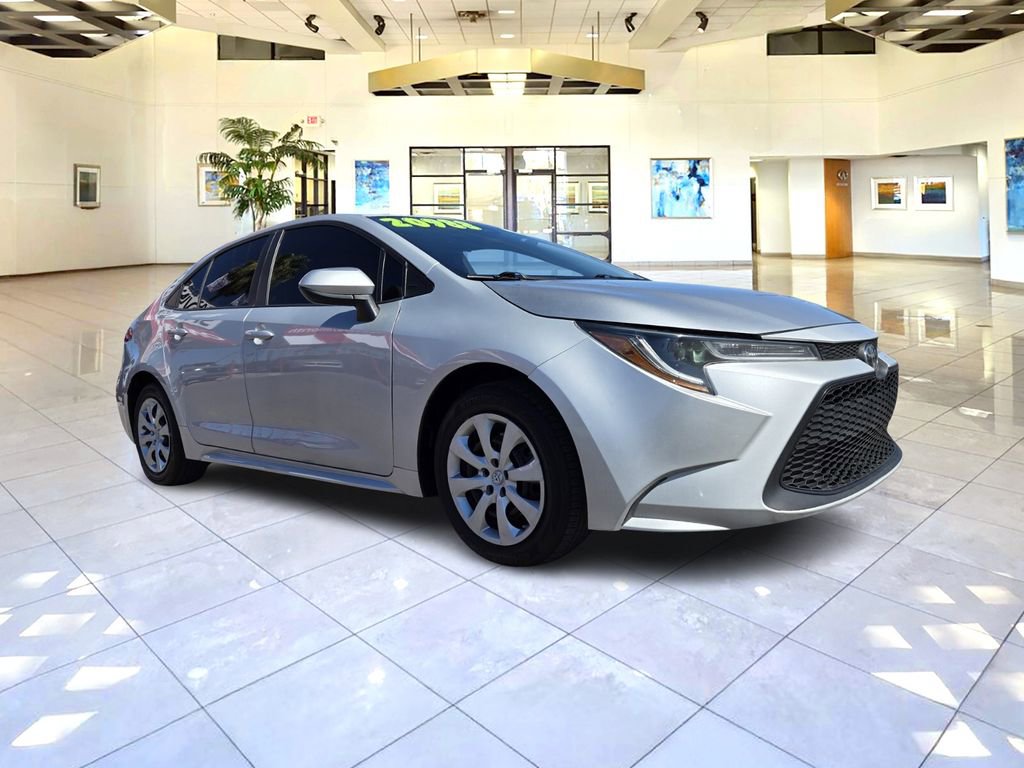 Used 2022 Toyota Corolla LE FWD image 3