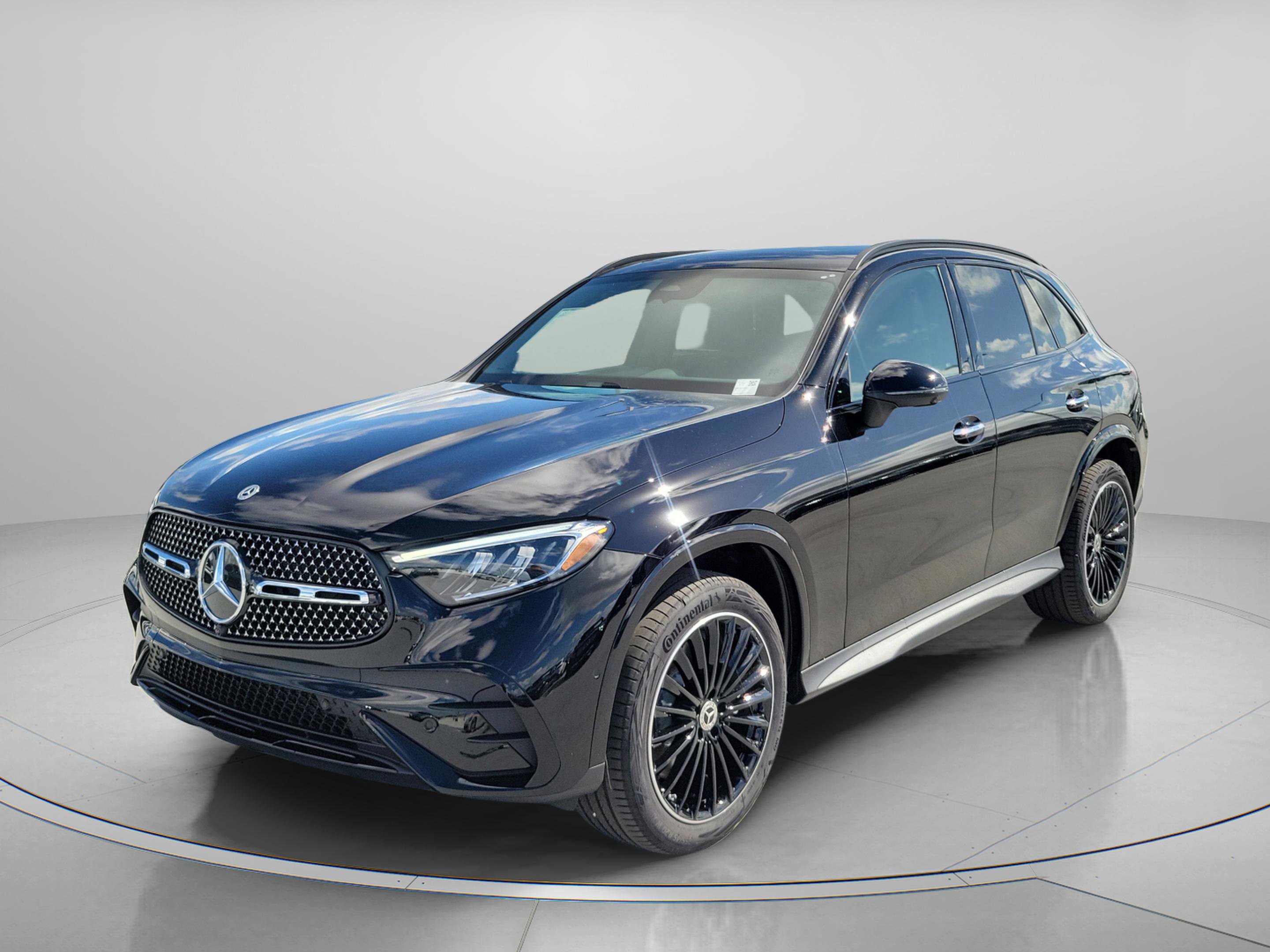 Certified 2026 Mercedes-Benz GLC 300 4MATIC image 2