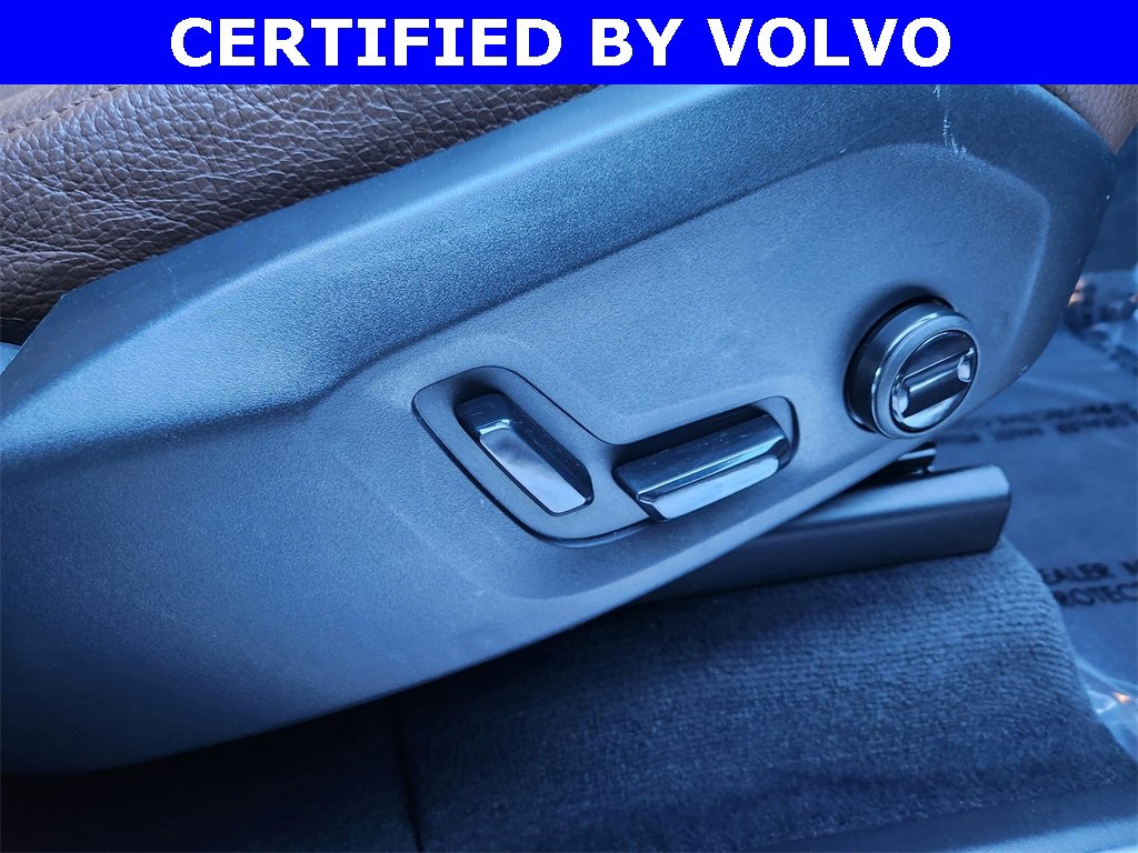 Used 2023 Volvo XC90 B5 Plus image 28