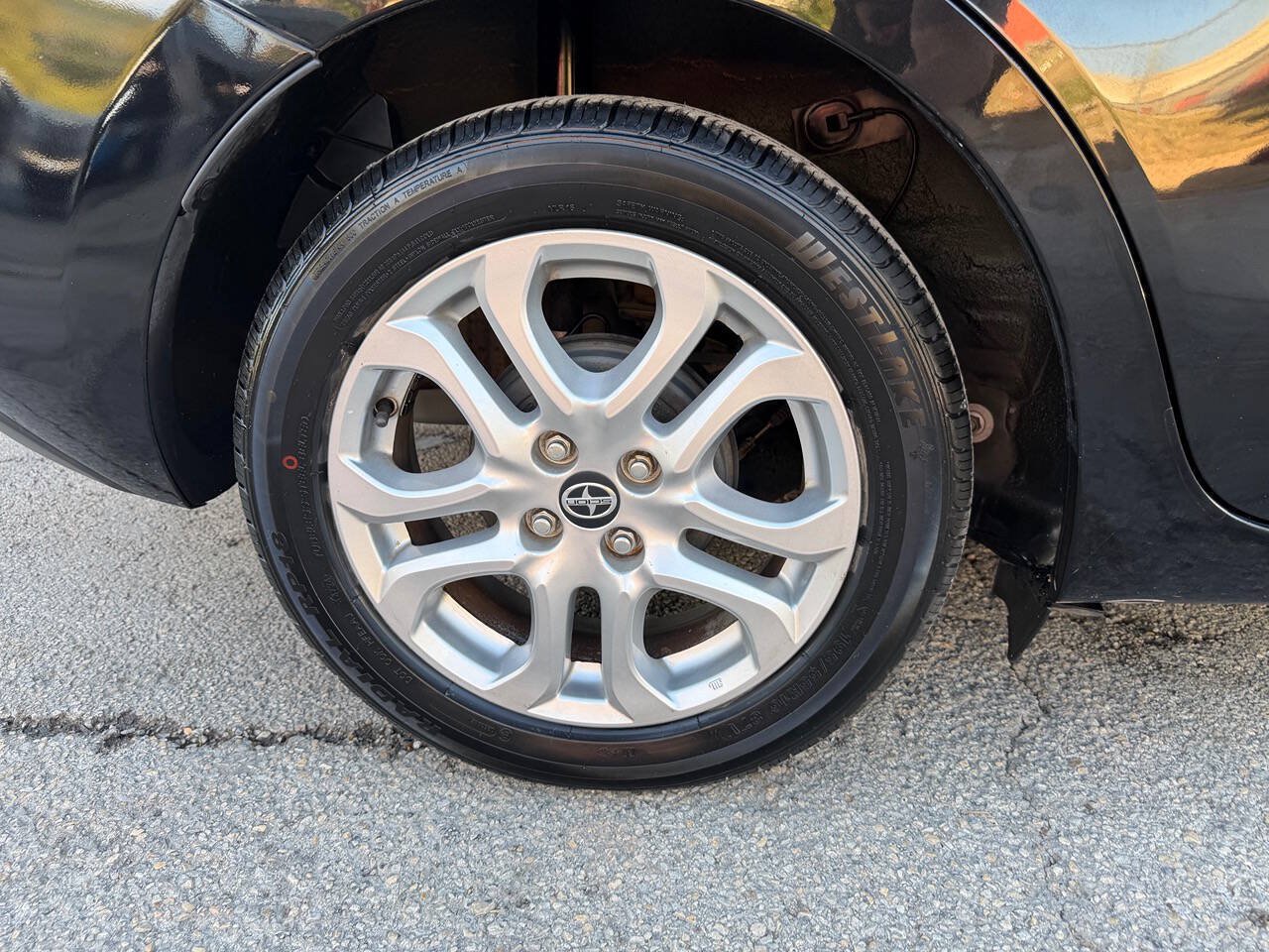 Used 2016 Scion iA FWD image 27