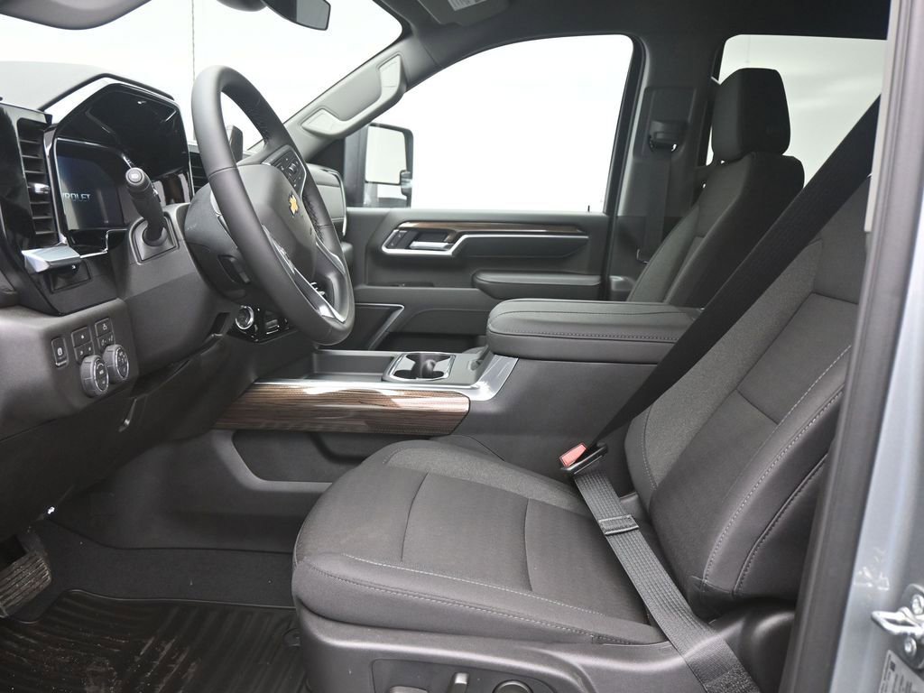 New 2026 Chevrolet Silverado 3500 LT image 14