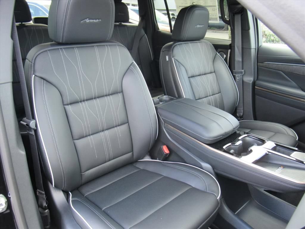 New 2026 Buick Enclave Avenir w/ Super Cruise Package FWD image 9