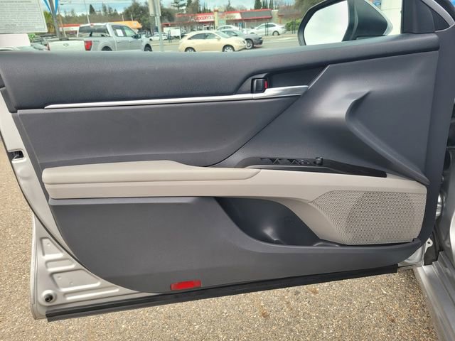 Used 2023 Toyota Camry SE image 18