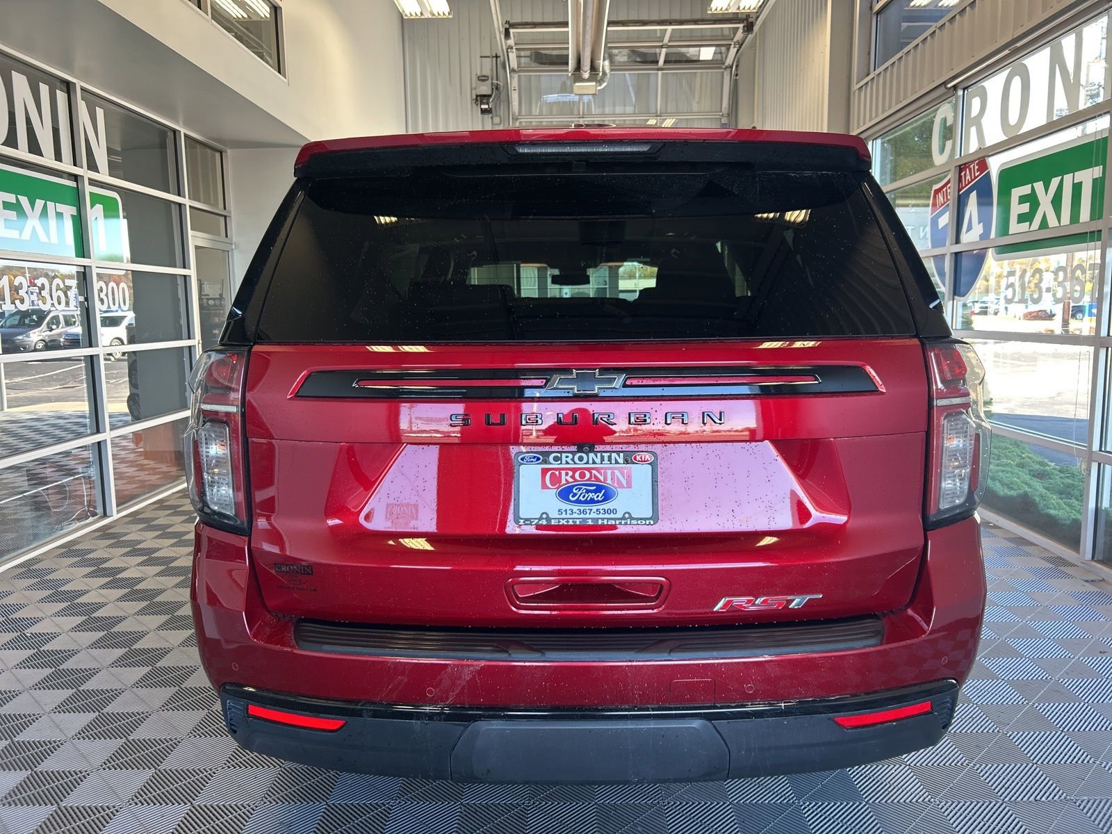 Used 2023 Chevrolet Suburban RST image 5