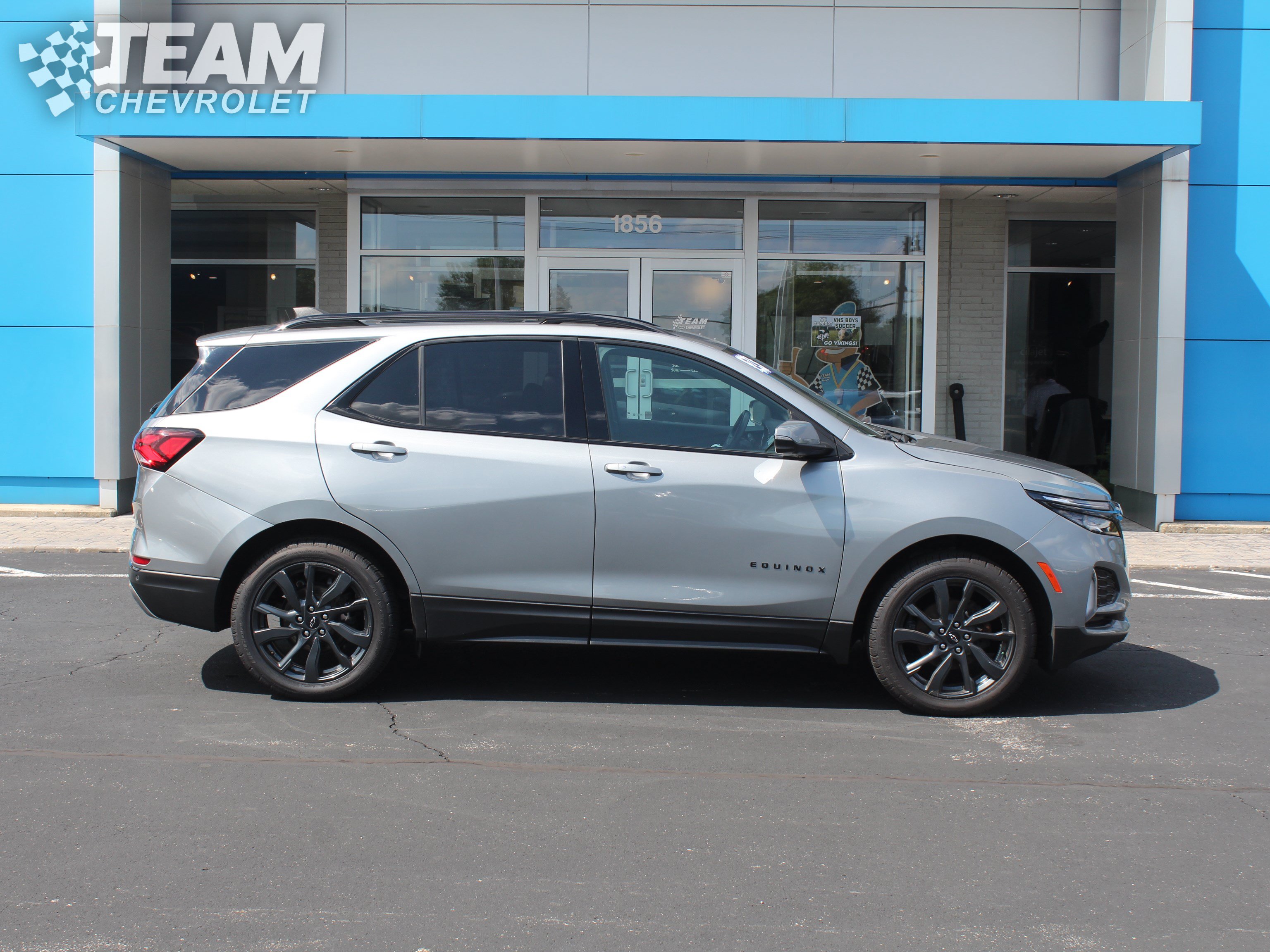 Used 2024 Chevrolet Equinox RS w/ RS Leather Package AWD/4WD image 3