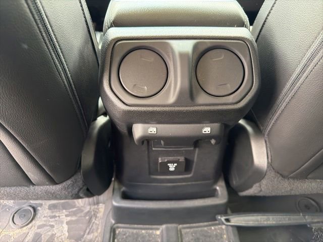 Used 2018 Jeep Wrangler Unlimited Sahara w/ Dual Top Group AWD/4WD image 18
