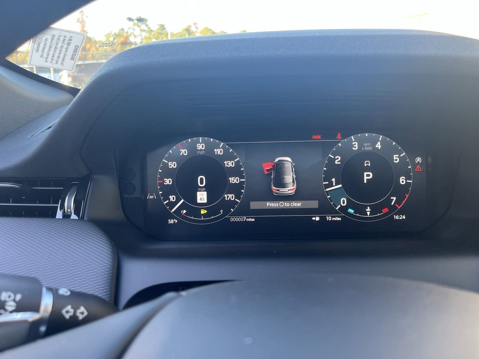 Used 2025 Land Rover Discovery Sport Dynamic SE image 16