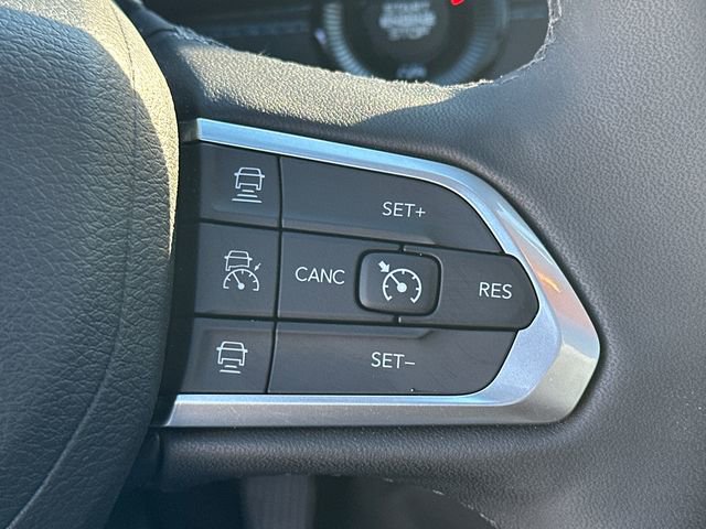 Used 2025 Jeep Compass Limited w/ Sun & Sound Group image 32