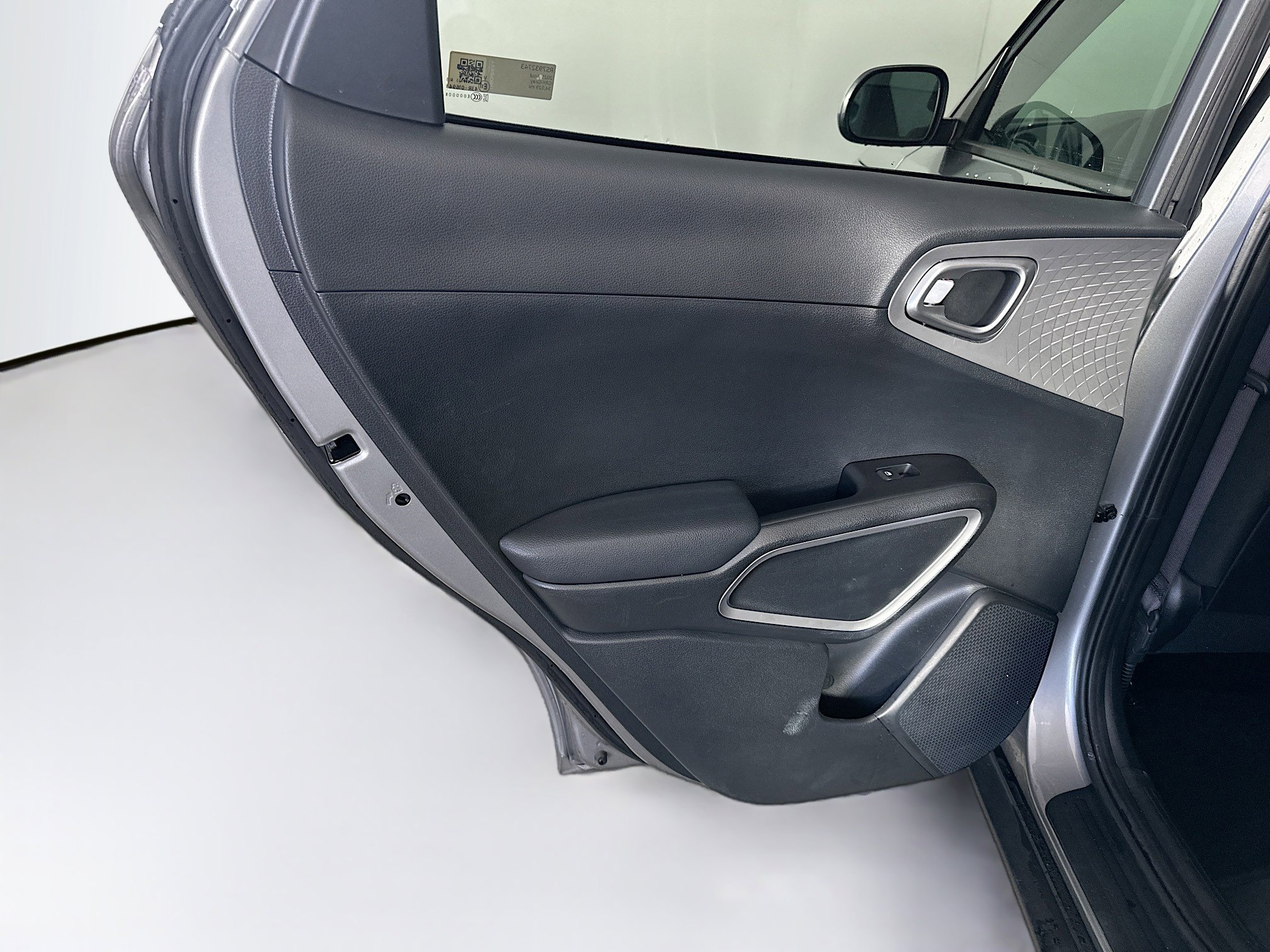 Used 2025 Kia Soul LX w/ LX Technology Package FWD image 26