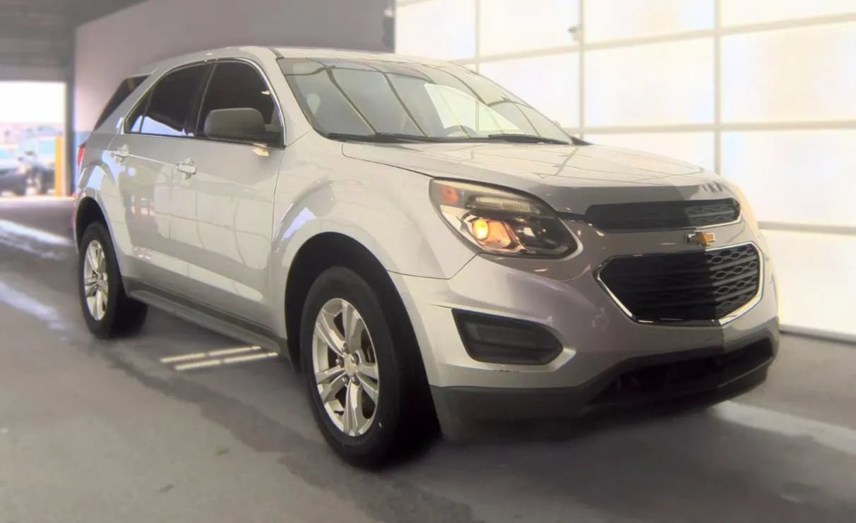 Used 2017 Chevrolet Equinox LS FWD image 3