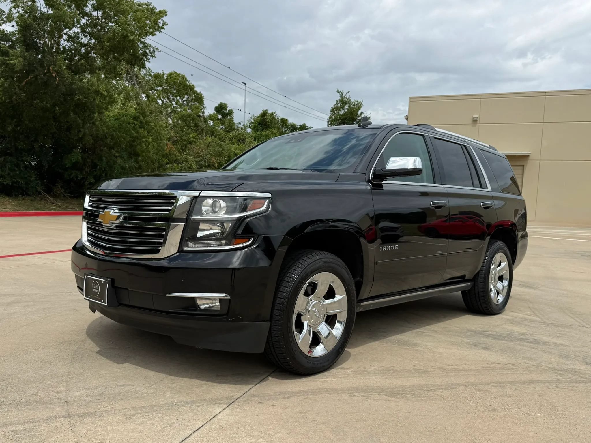 Used 2019 Chevrolet Tahoe Premier AWD/4WD image 2