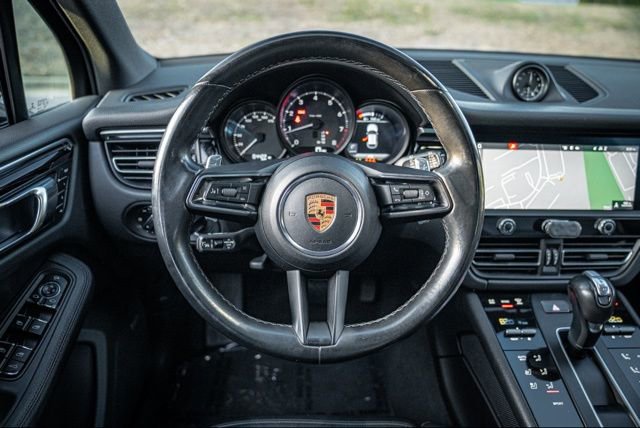 Used 2023 Porsche Macan Turbo image 28