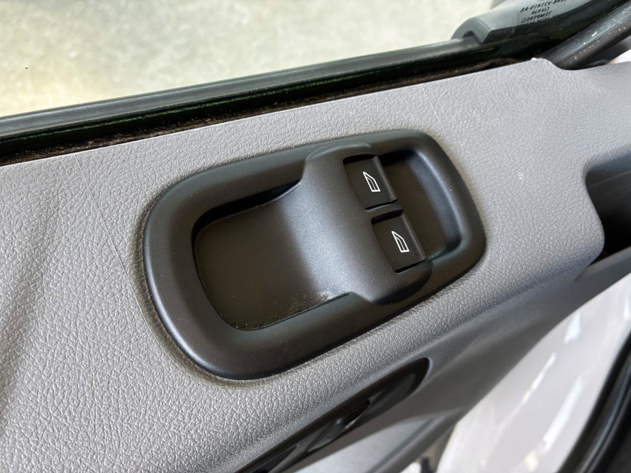 Used 2019 Ford Transit 150 XLT image 10