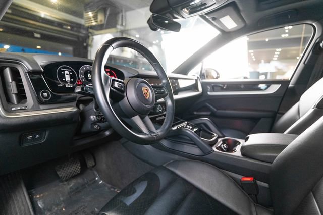 Used 2024 Porsche Cayenne image 4
