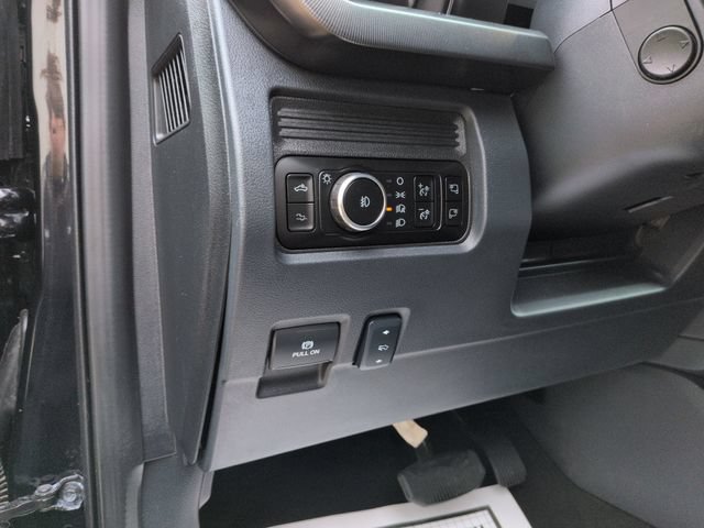 Certified 2026 Ford F350 Platinum AWD/4WD image 13
