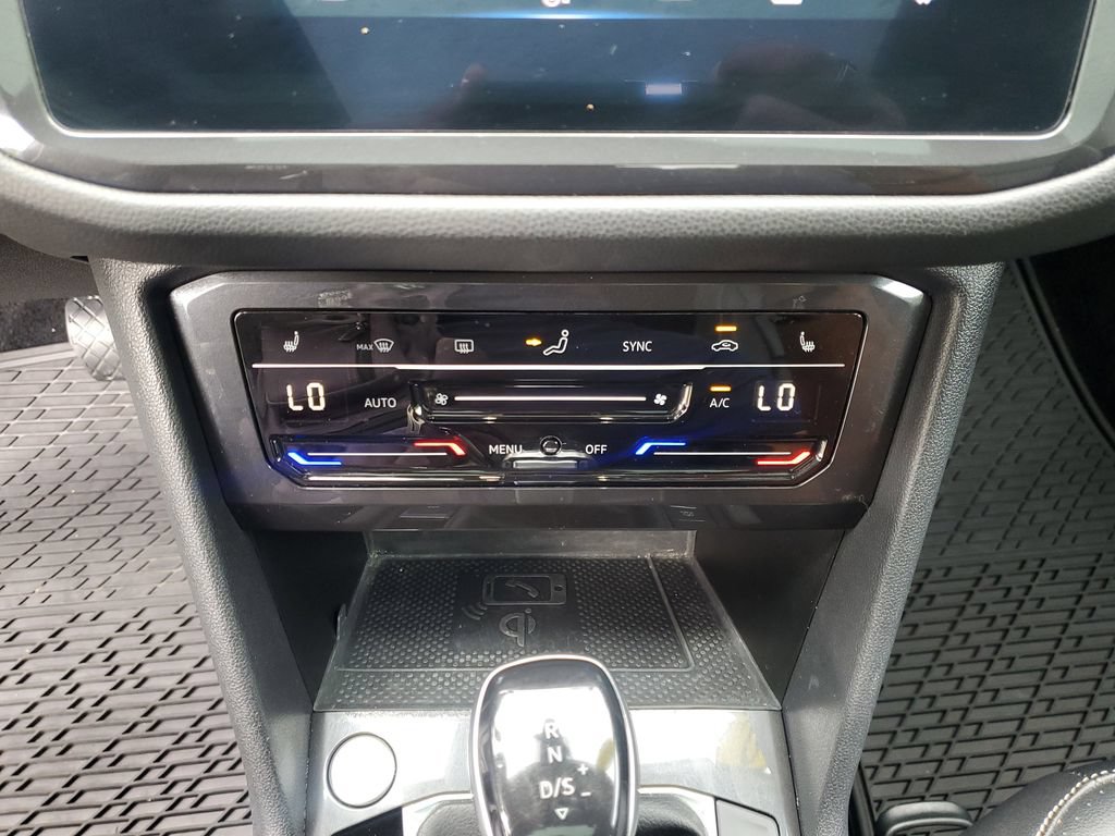 Used 2022 Volkswagen Tiguan SE w/ Panoramic Sunroof Package AWD/4WD image 29