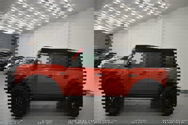 Used 2024 Ford Bronco Wildtrak image 4