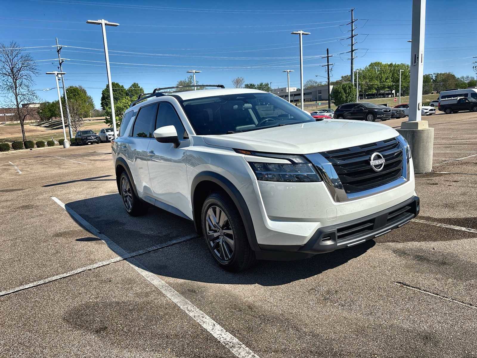 Used 2022 Nissan Pathfinder SV image 11