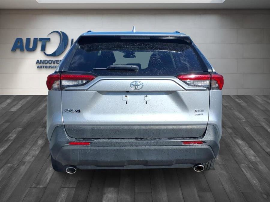 Used 2019 Toyota RAV4 XLE AWD/4WD image 5