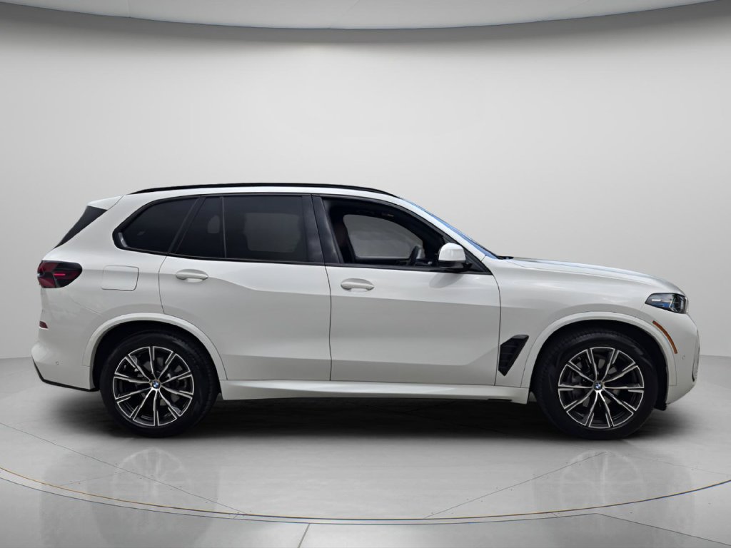 Used 2026 BMW X5 sDrive40i w/ Executive Package RWD image 4