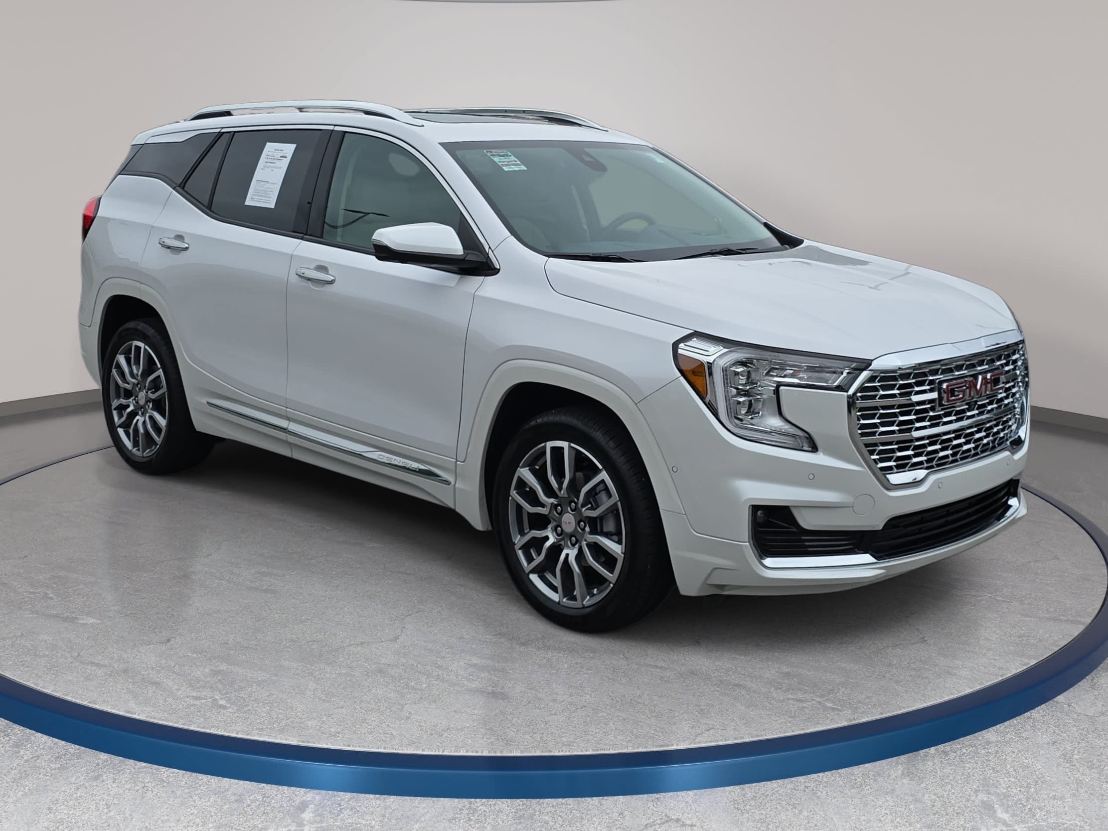 Used 2024 GMC Terrain Denali w/ Denali Premium Package AWD/4WD image 3