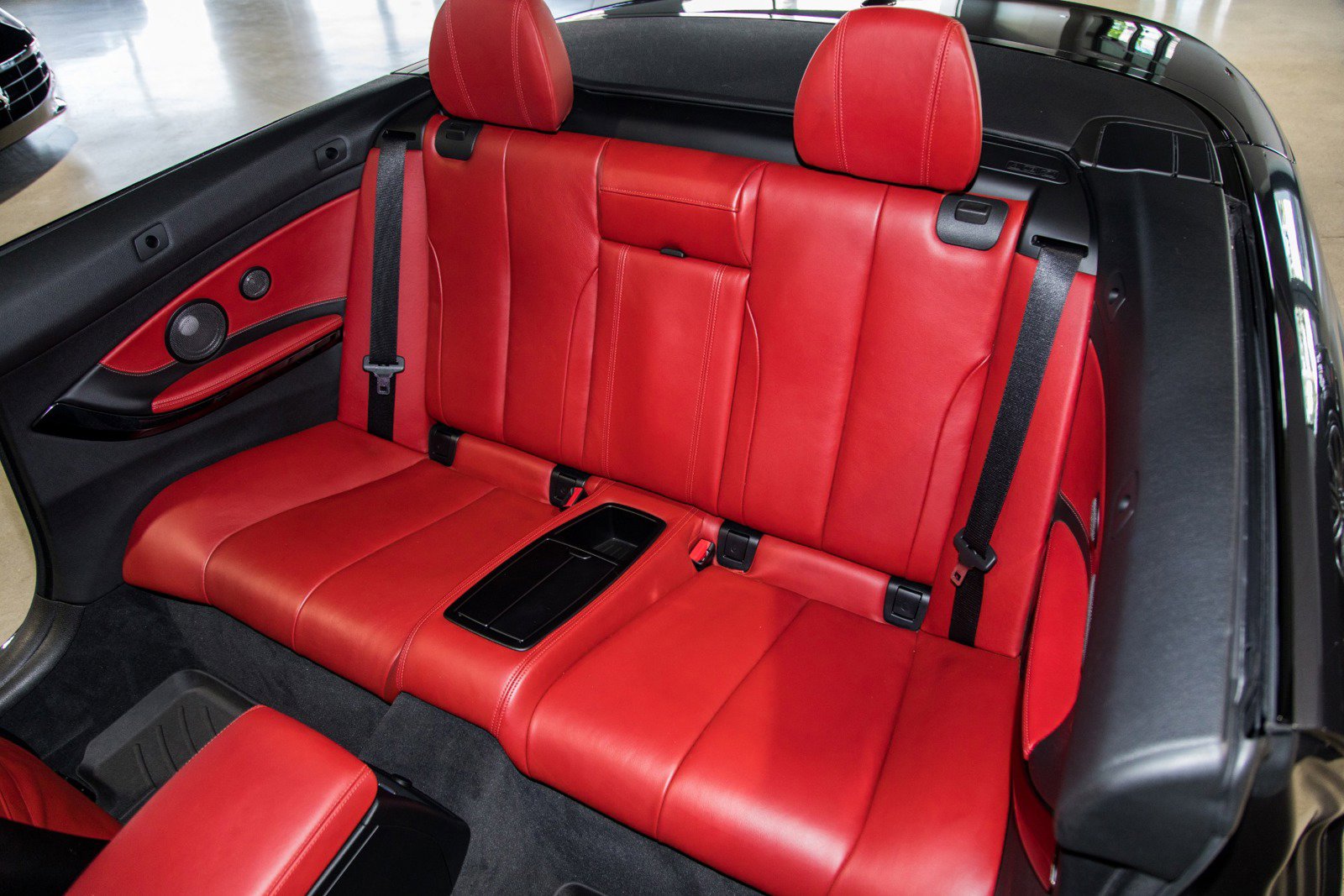 Used 2016 BMW M4 Convertible image 49