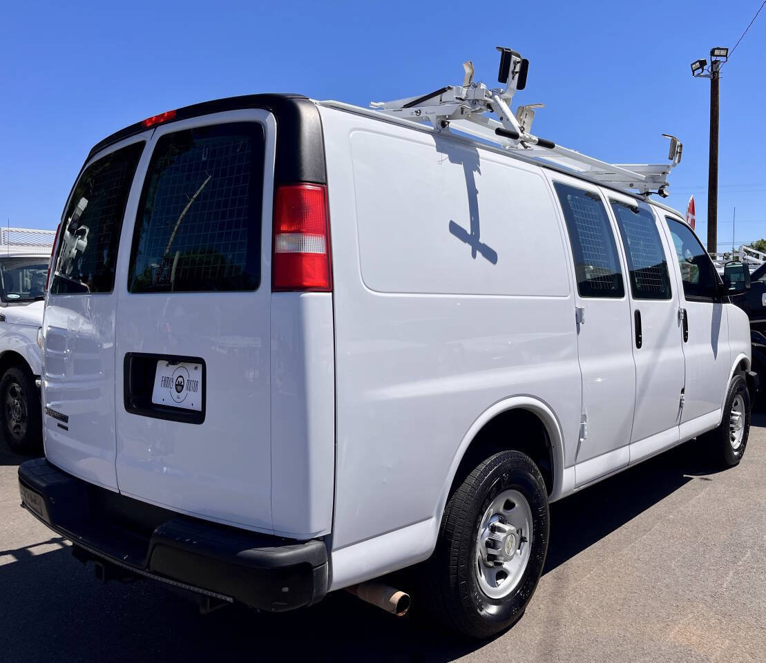 Used 2013 Chevrolet Express 2500 RWD image 3