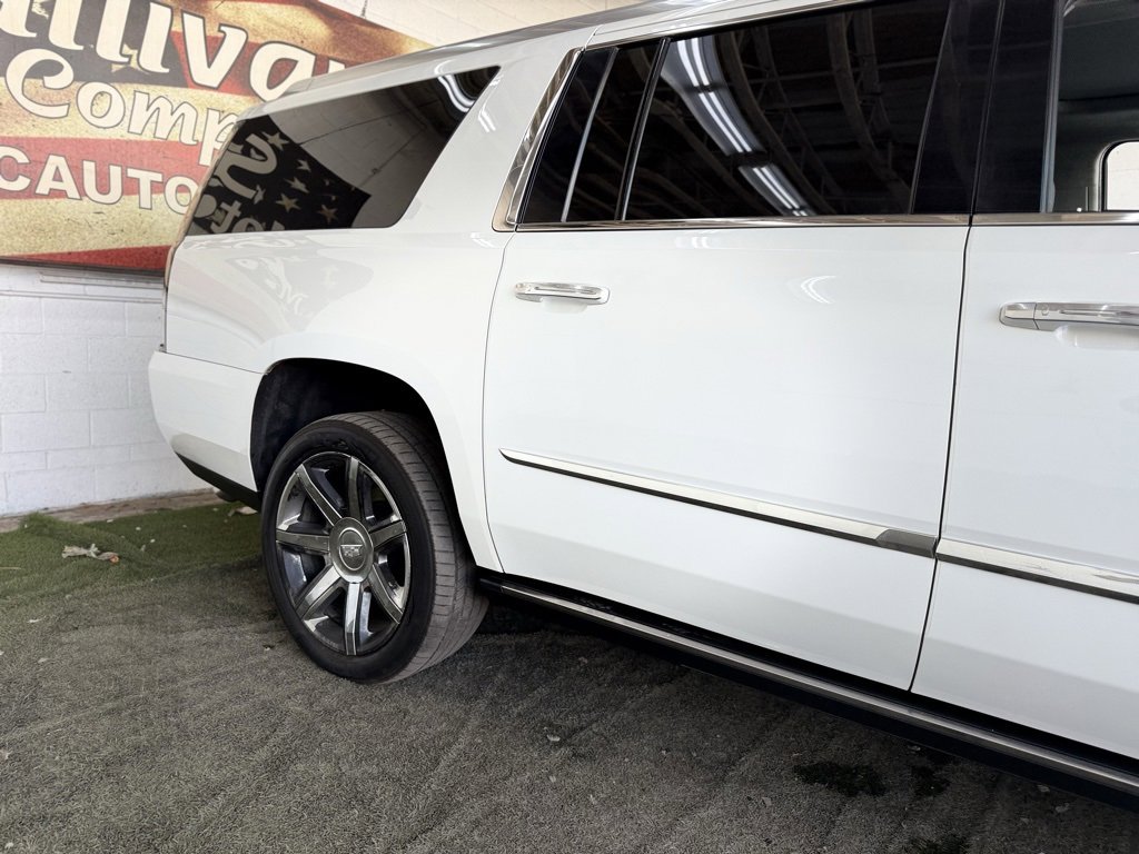 Used 2016 Cadillac Escalade ESV Premium image 4