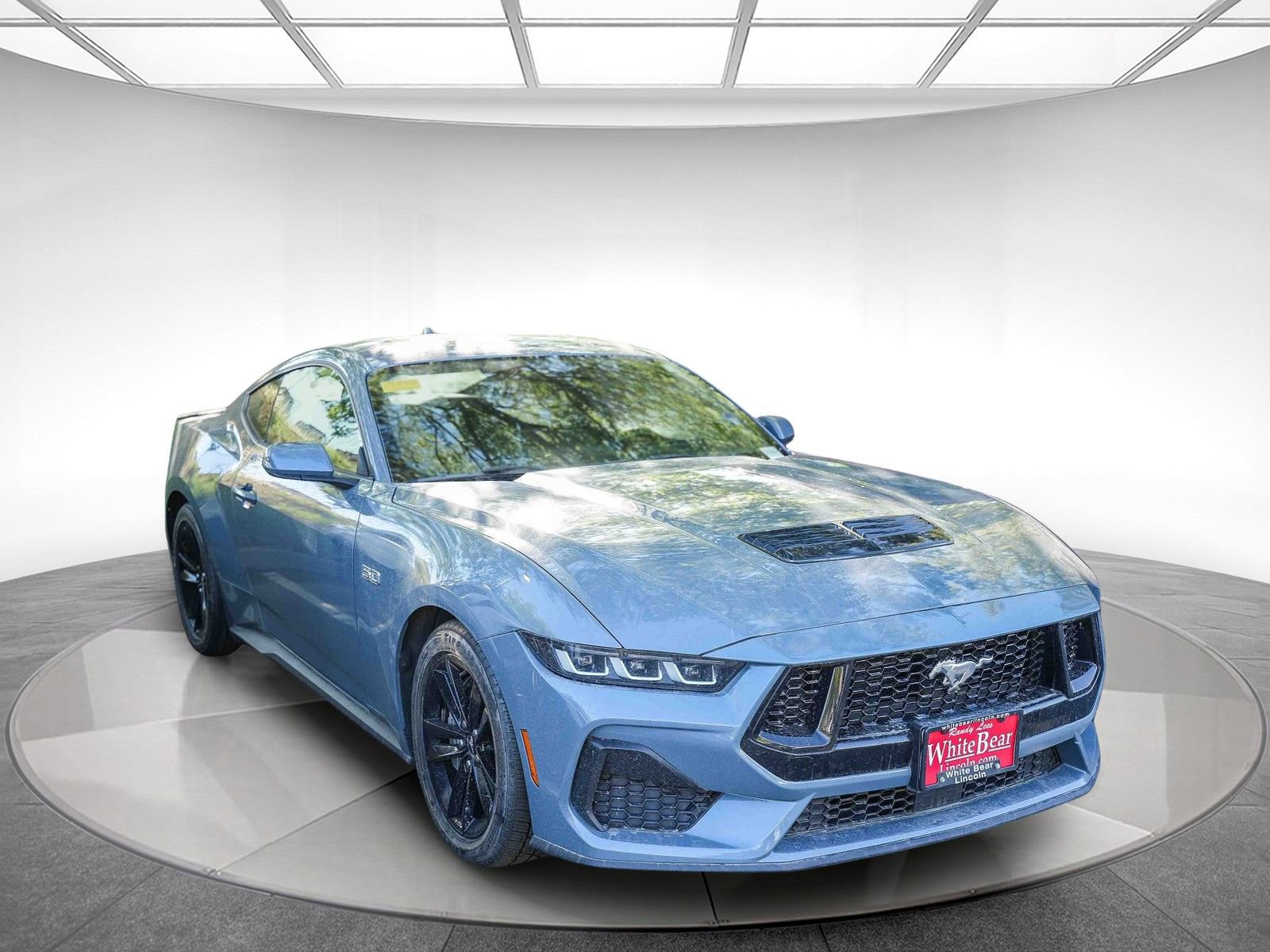 Used 2024 Ford Mustang GT RWD image 2