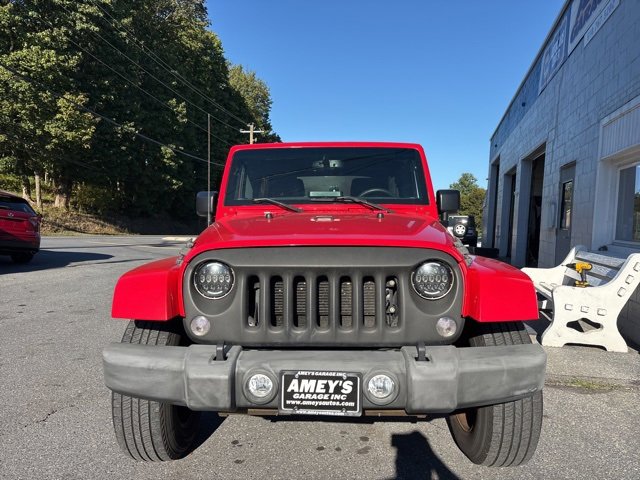 Used 2015 Jeep Wrangler Unlimited Sahara image 2