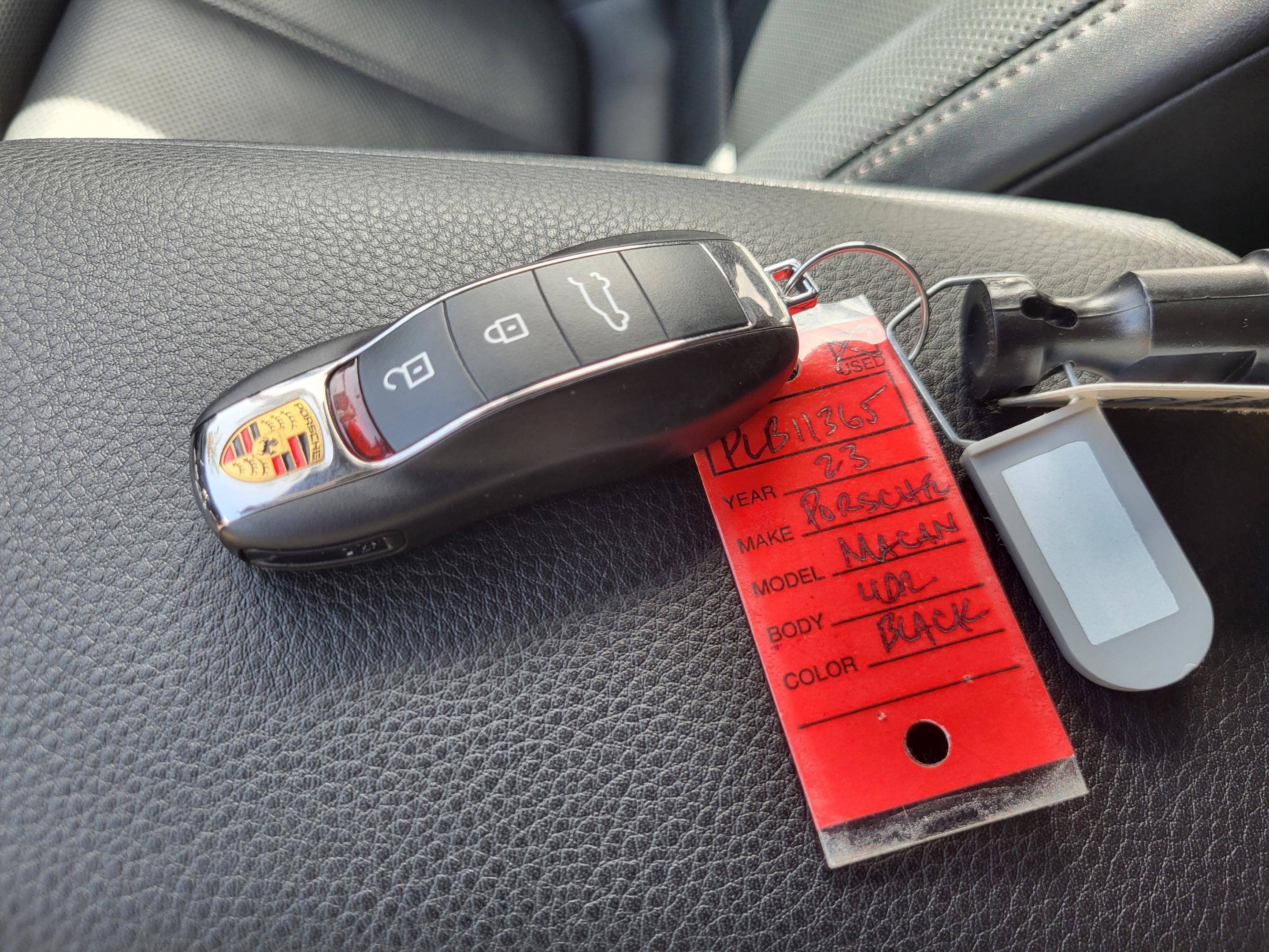 Used 2023 Porsche Macan AWD/4WD image 68