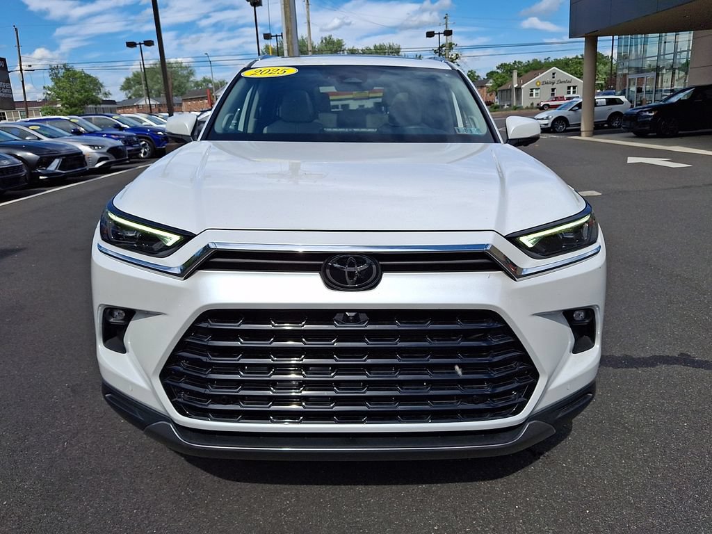 Used 2025 Toyota Grand Highlander FWD image 4