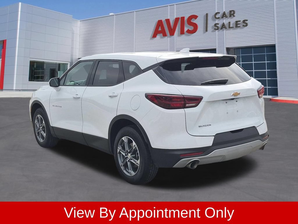 Used 2025 Chevrolet Blazer LT FWD image 9