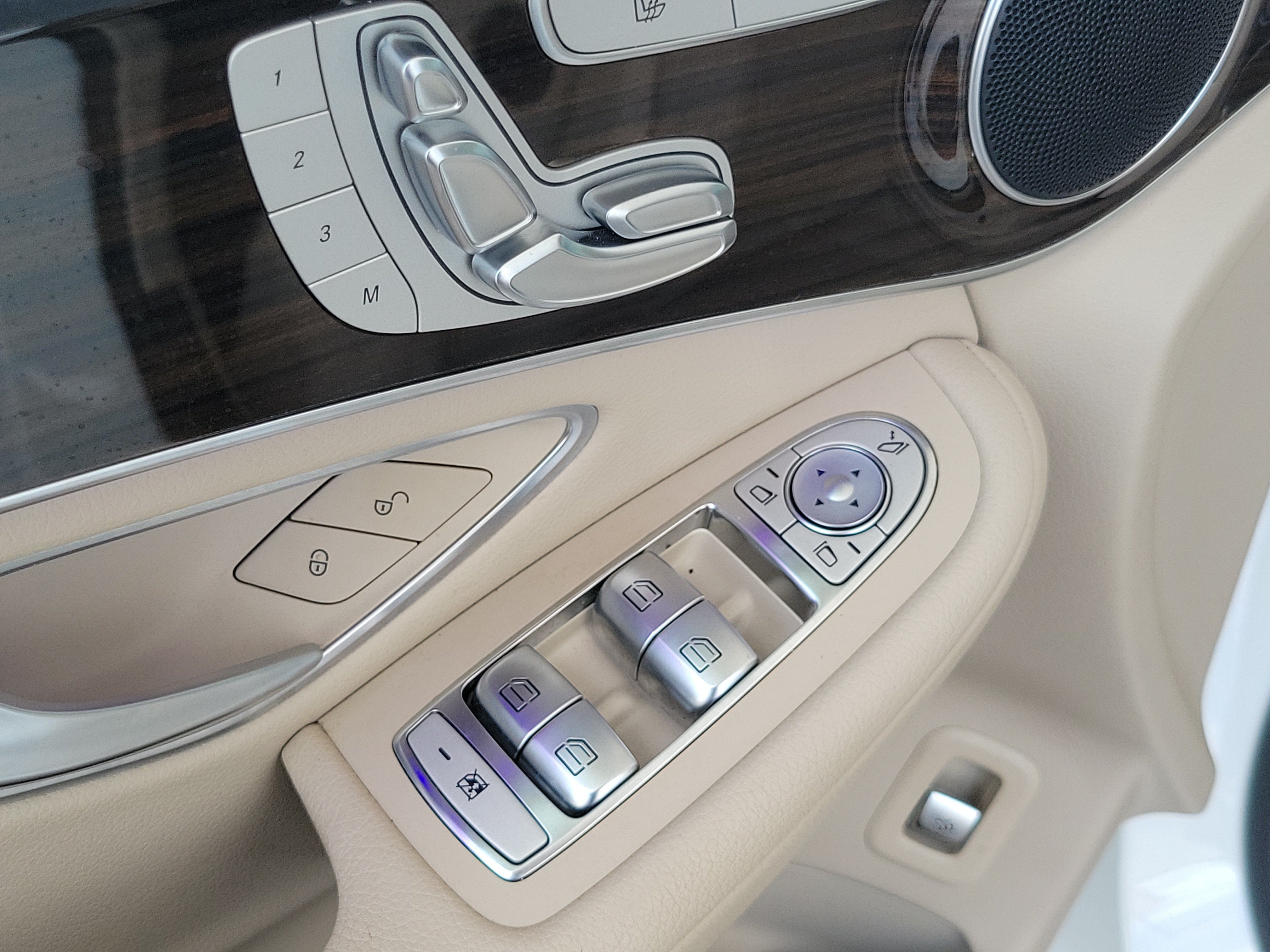 Used 2022 Mercedes-Benz GLC 300 image 19